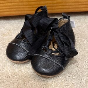 Little Love Bug Infant Black Leather Ballet Shoes with Ribbon Laces size 4